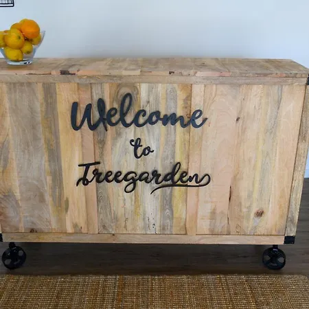 Κατάλυμα σε φάρμα Treegarden