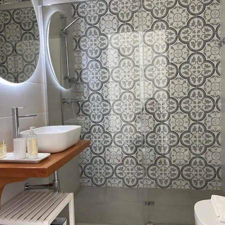 Treegarden בית חווה אריסרייה